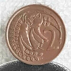 Circulated 1974 New Zealand  2 Cents Elizabeth II Coin Made of Bronze!!